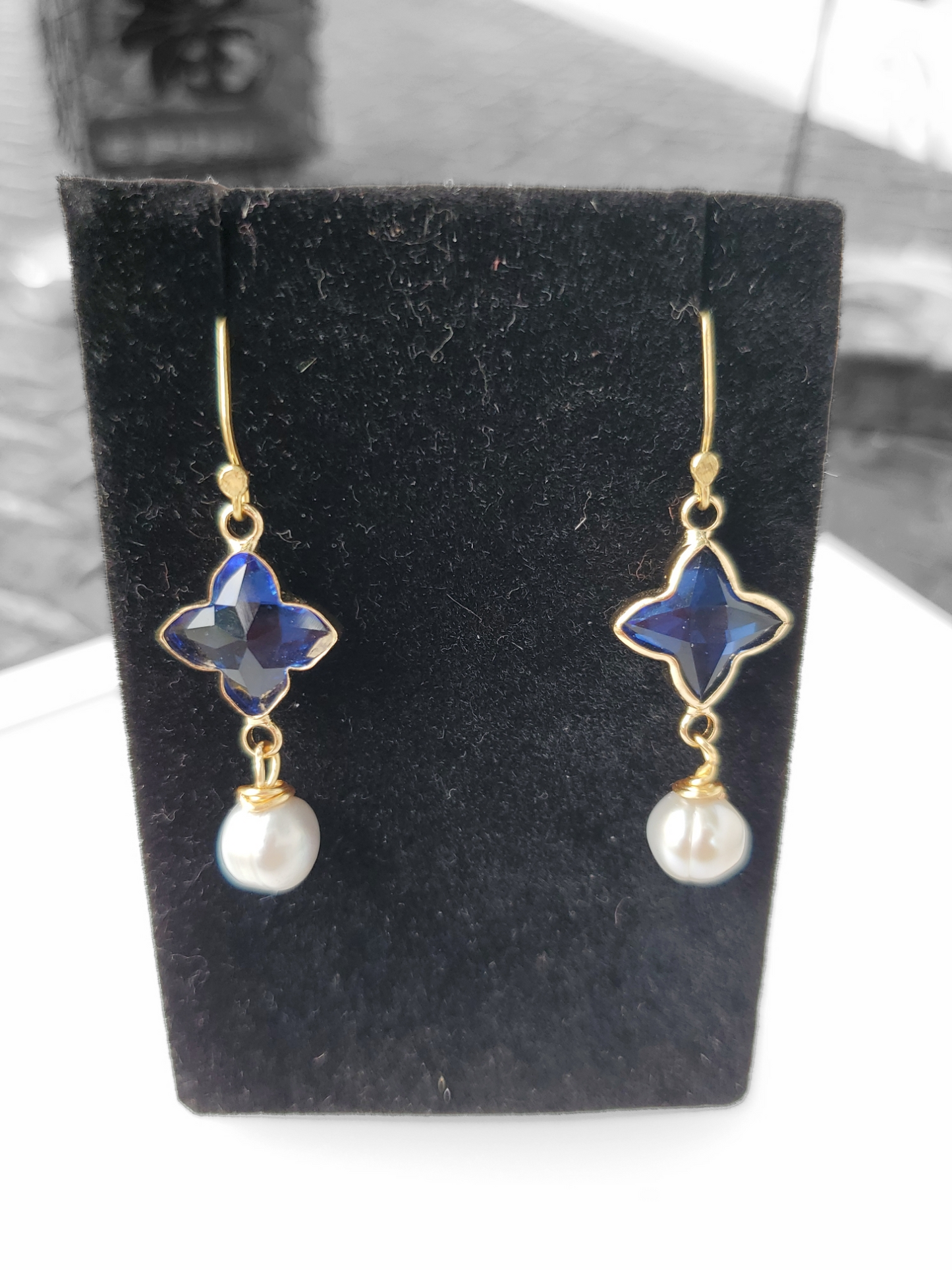 Quatrefoil and Grey Pearl Drop Earrings